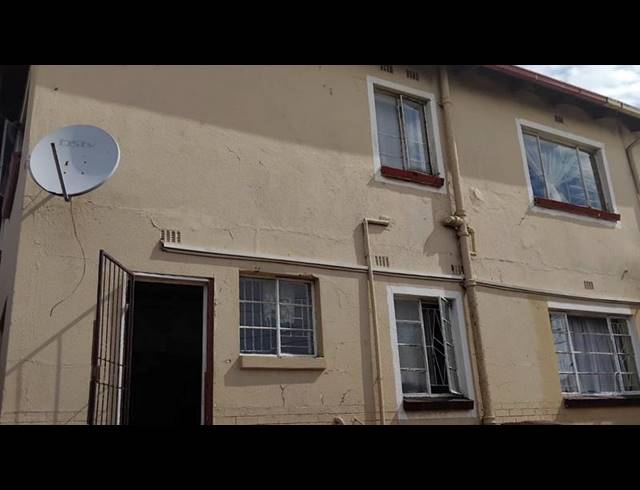 13 BEDROOM HOUSE FOR SALE IN HURST HILL